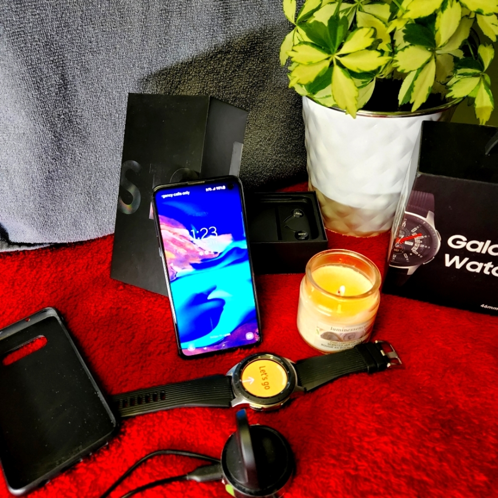 Galaxy S10e and Watch Combo